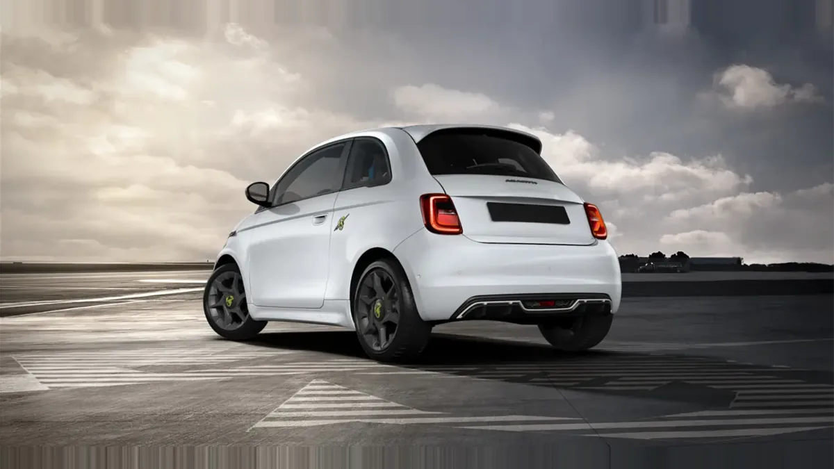 Abarth 500e 42kWh en renting para particulares — Trasera