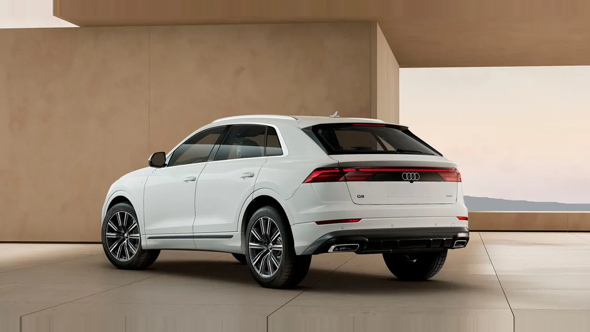 Audi Q8 SUV S line 45 TDI Quattro Tiptronic en renting para particulares — Trasera