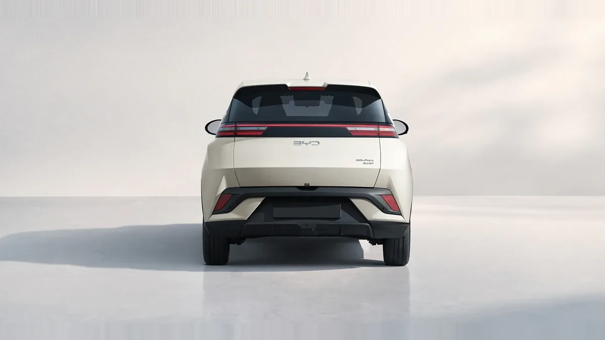 BYD Dolphin Surf Boost en renting para particulares — Trasera