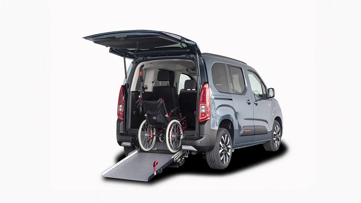 Citroën Berlingo Talla M BlueHDi 100 YOU L1 N1 Adaptado en renting para particulares — Lateral