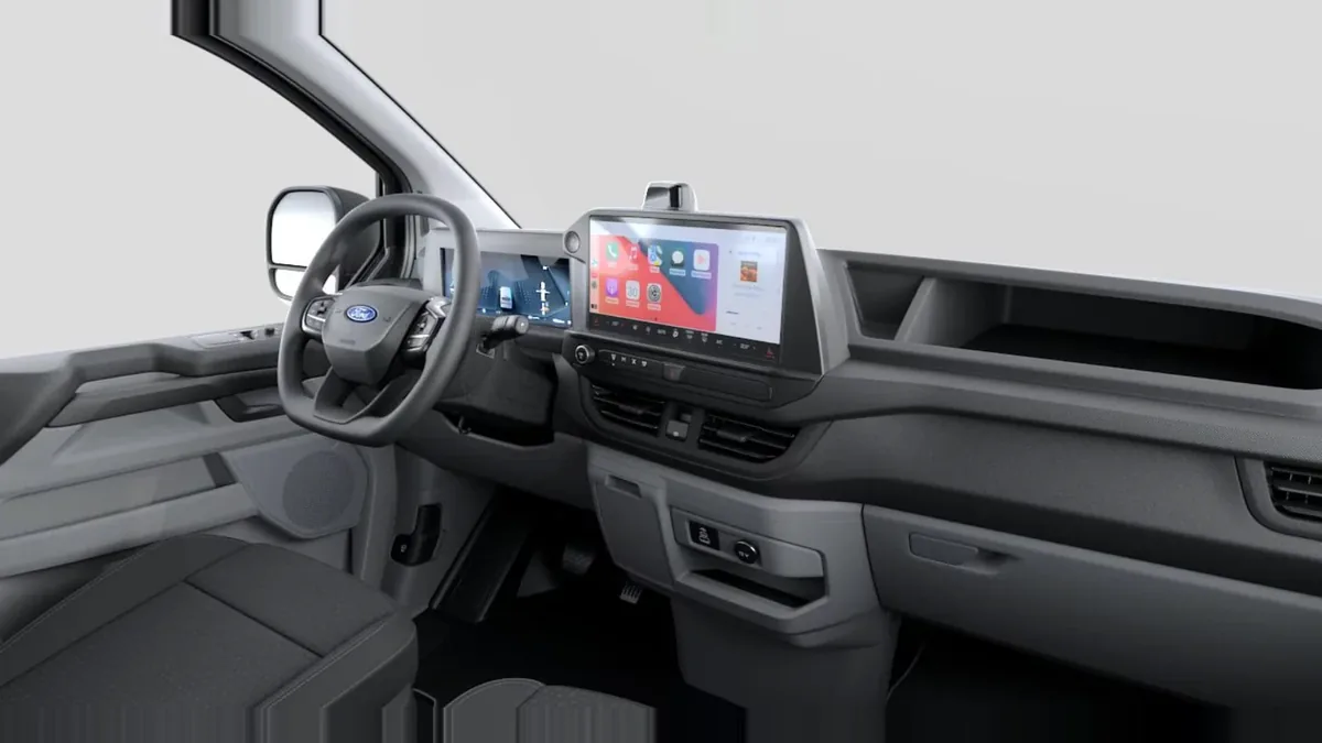 Ford TRANSIT CUSTOM  Kombi BEV 83kWh 100kW 340 L1 Trend en renting para particulares — Delantera
