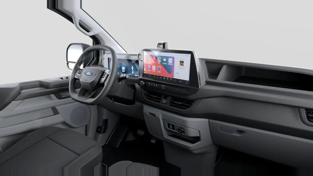 Ford TRANSIT CUSTOM Van BEV 83kWh 100kW 320 L1 Trend en renting para particulares — Delantera