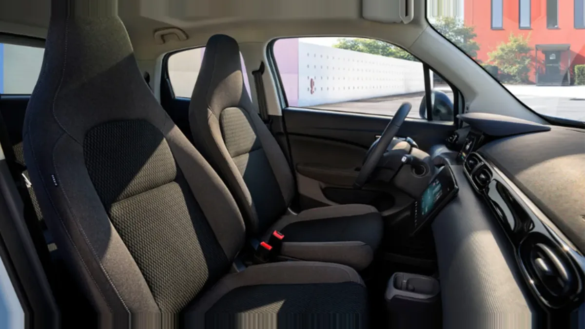 Leapmotor T03 BEV 37.3kWh Design AT en renting para particulares — Interior