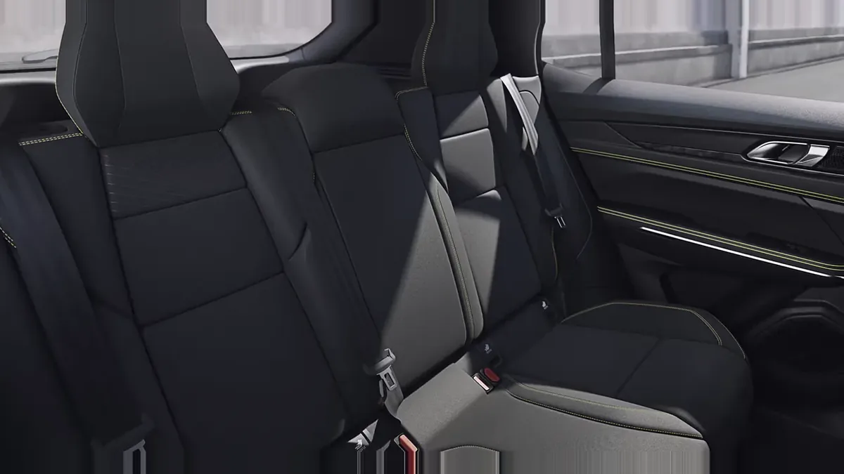 Lynk & Co 01 1.5 PHEV Core en renting para particulares — vista 6