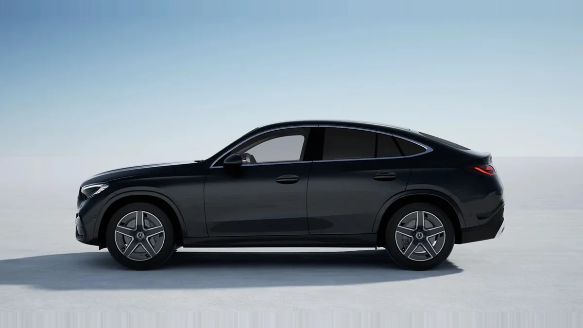 Mercedes-Benz GLC Coupé 300 e 4MATIC en renting para particulares — Lateral