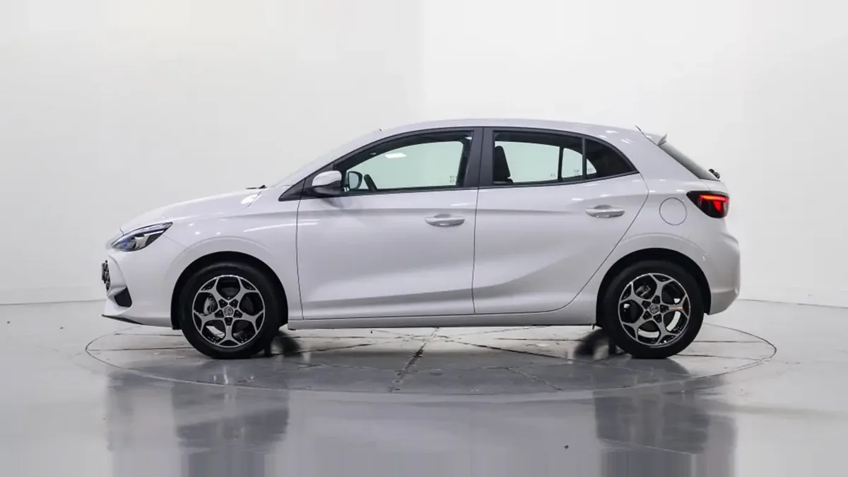 MG 3 1.5 Comfort en renting para particulares — Lateral
