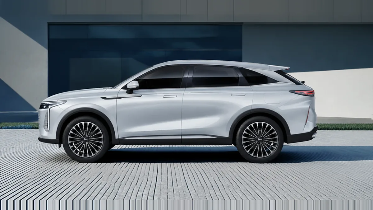 Omoda 9 SHS Premium 1.5 TGDI 3DHT 395kW (537CV) AWD en renting para particulares — Lateral