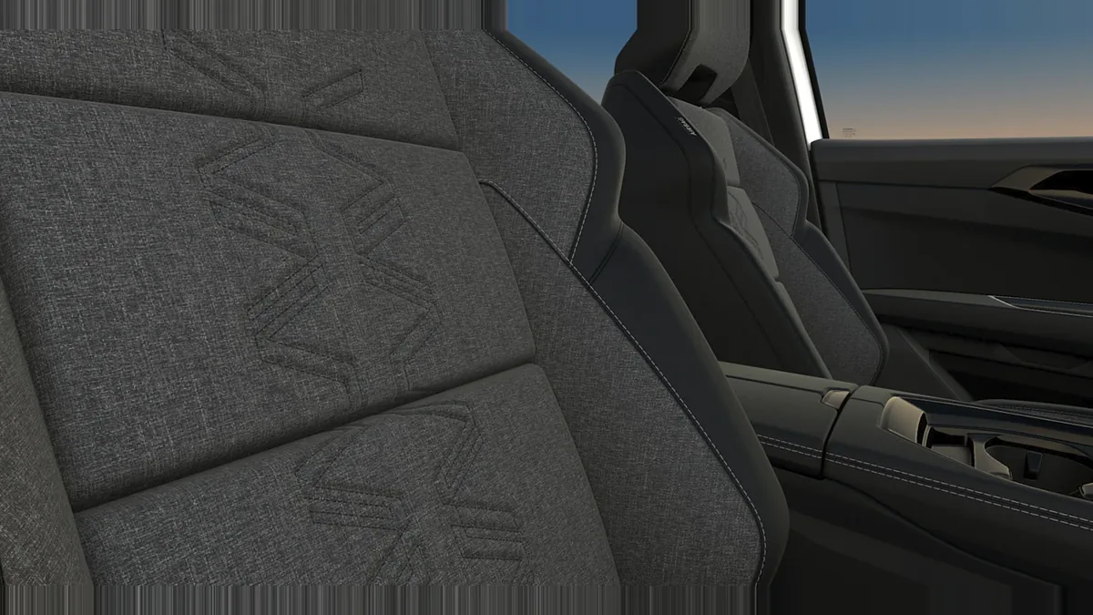 Renault Austral E-Tech Full Hybrid Evolution 147kW en renting para particulares — Interior